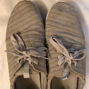 Tom’s Del Rey sneakers, vapor blue, gently used